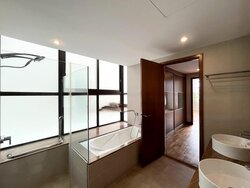 Lornie Road (D11), Terrace #457598521